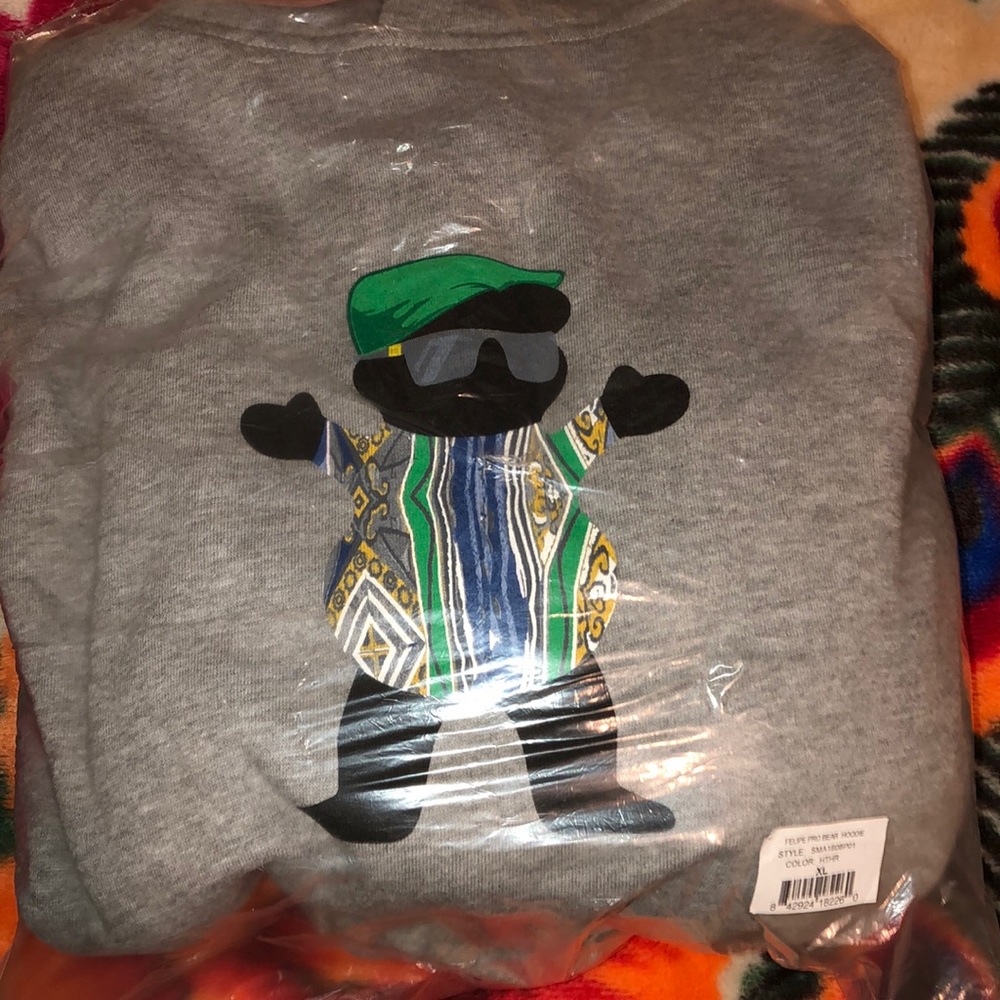 New grizzly pull over hoodie